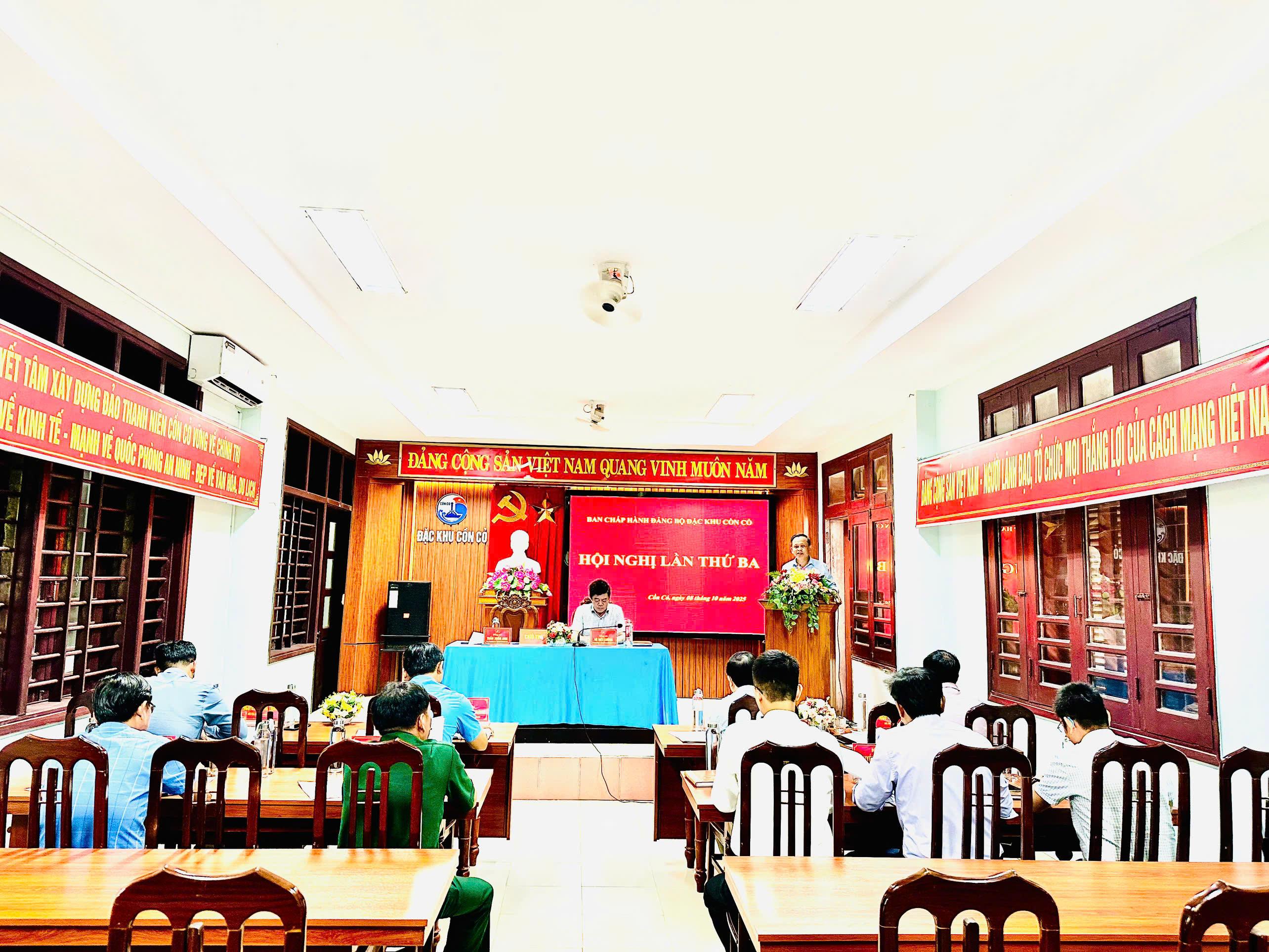 Bí thư Huyện ủy Nguyễn Tăng kết luận hội nghị